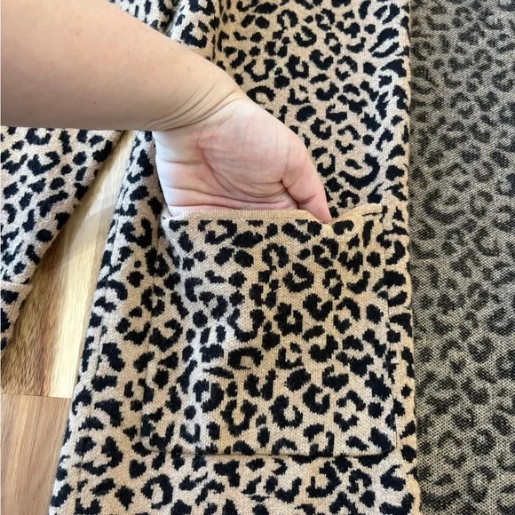 Cynthia Rowley Sz M Animal Cheetah Leopard Print Open Cardigan Tan Black Pockets - Picture 2 of 11